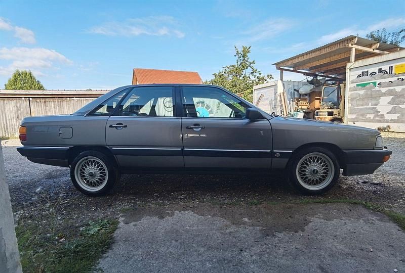 Gebraucht Audi 200 182 PS (133 kW) 1984 Grau Limousine