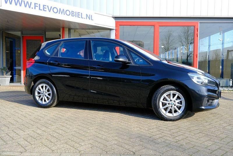 Gebraucht BMW 216 Active Tourer 102 PS (75 kW) 2016 Schwarz Van / Kleinbus