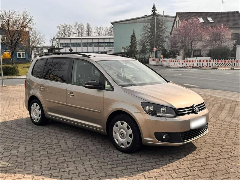 Gebraucht VW Touran Match 105 PS (77 kW) 2012 Braun Van / Kleinbus
