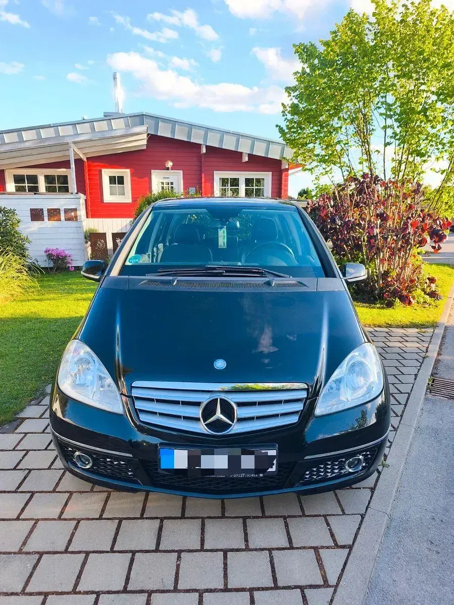 Gebraucht Mercedes A150 95 PS (69 kW) 2012 Schwarz Kombi