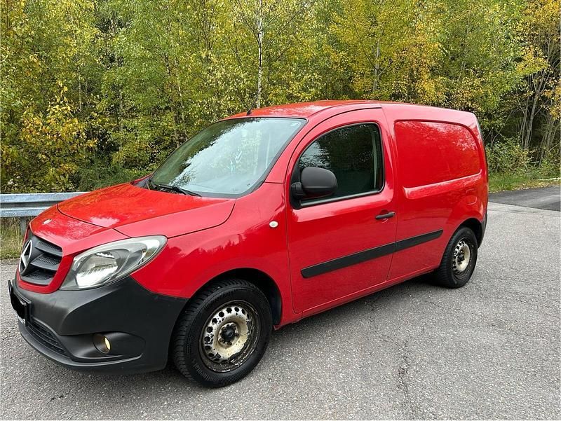 Rot Gebraucht 2013 Mercedes Citan 109 Van / Kleinbus | 5.850 € (Fairer Preis) - Bild 1/4