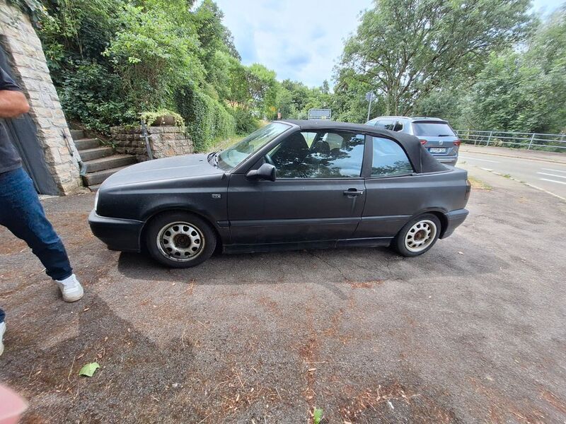 Schwarz Gebraucht 1995 VW Golf Cabriolet Cabrio | 800 € - Bild 1/4