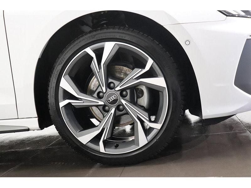 Gebraucht Audi A3 S-Line 150 PS (110 kW) 2022 Weiß Limousine