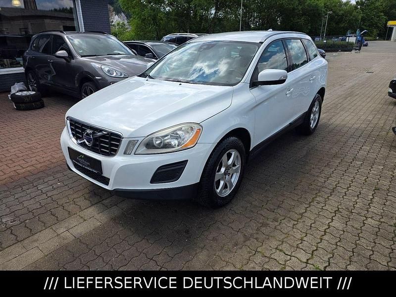 Weiß Gebraucht 2012 Volvo XC60 Momentum SUV | 8.950 € - Bild 1/4