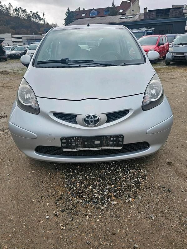 Gebraucht Toyota Aygo 68 PS (50 kW) 2007 Grau Kleinwagen