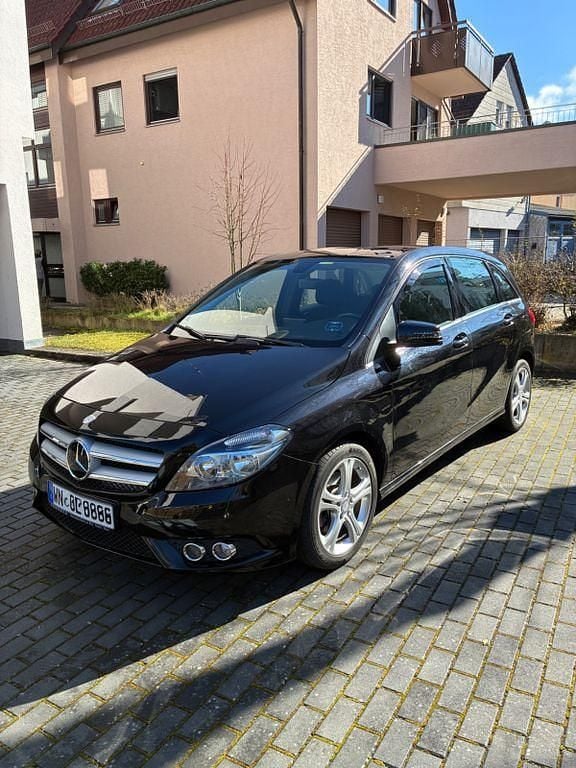Gebraucht Mercedes B220 170 PS (125 kW) 2014 Schwarz Van / Kleinbus