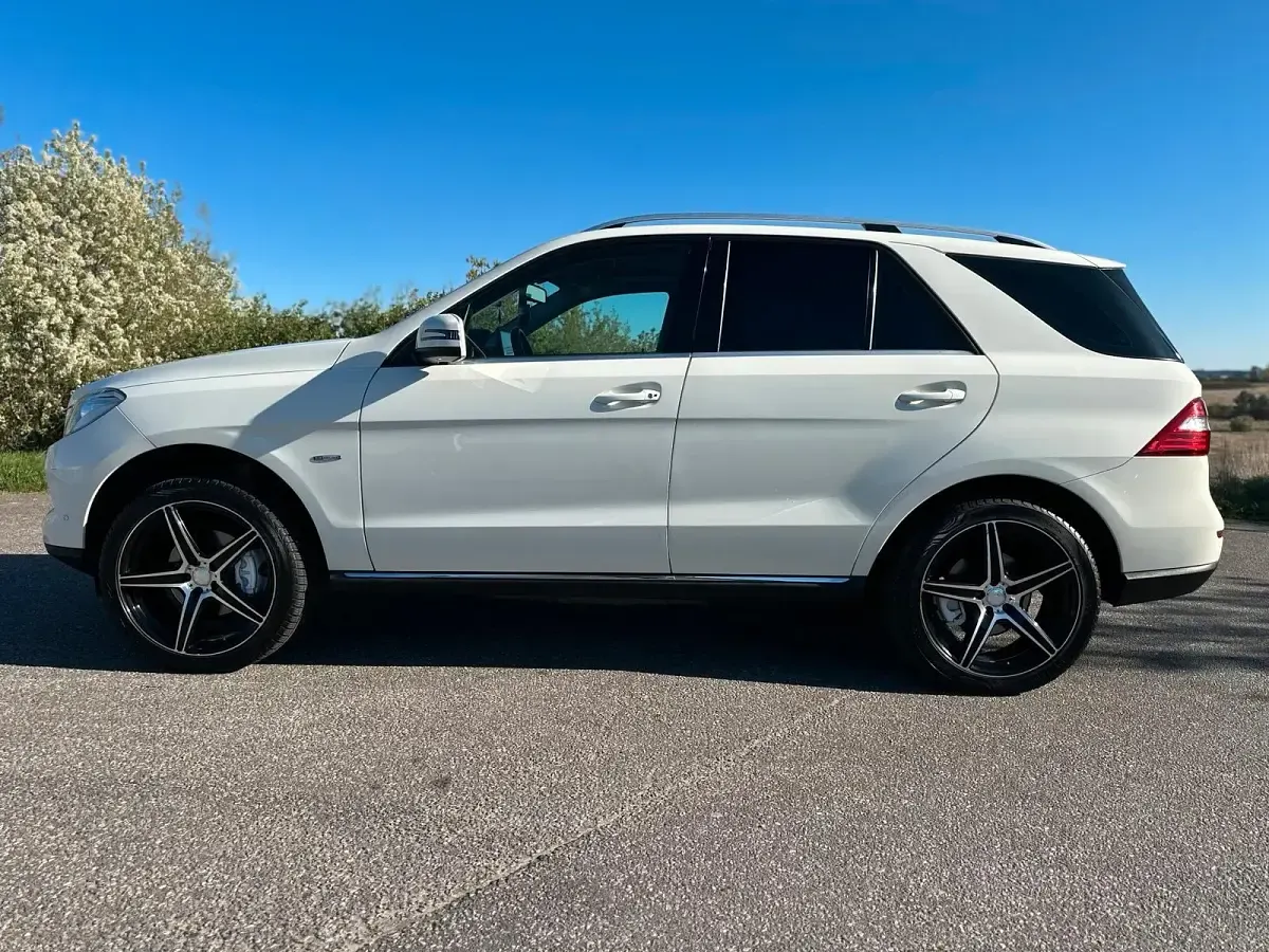 Gebraucht Mercedes ML250 204 PS (150 kW) 2011 Weiß SUV