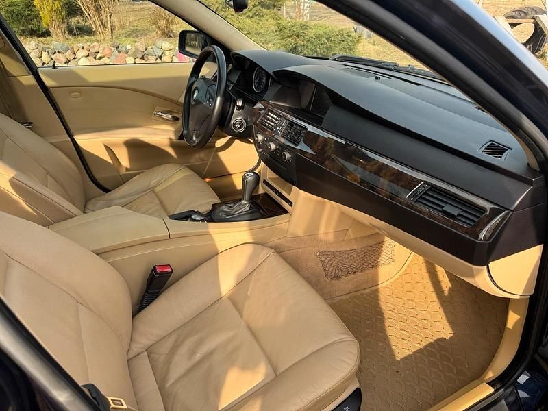 Gebraucht BMW 525 192 PS (141 kW) 2005 Blau Kombi