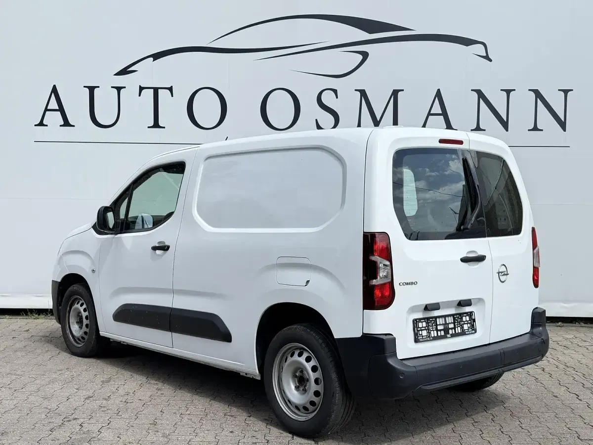 Gebraucht Opel Combo Edition 102 PS (75 kW) 2022 Weiß Van / Kleinbus