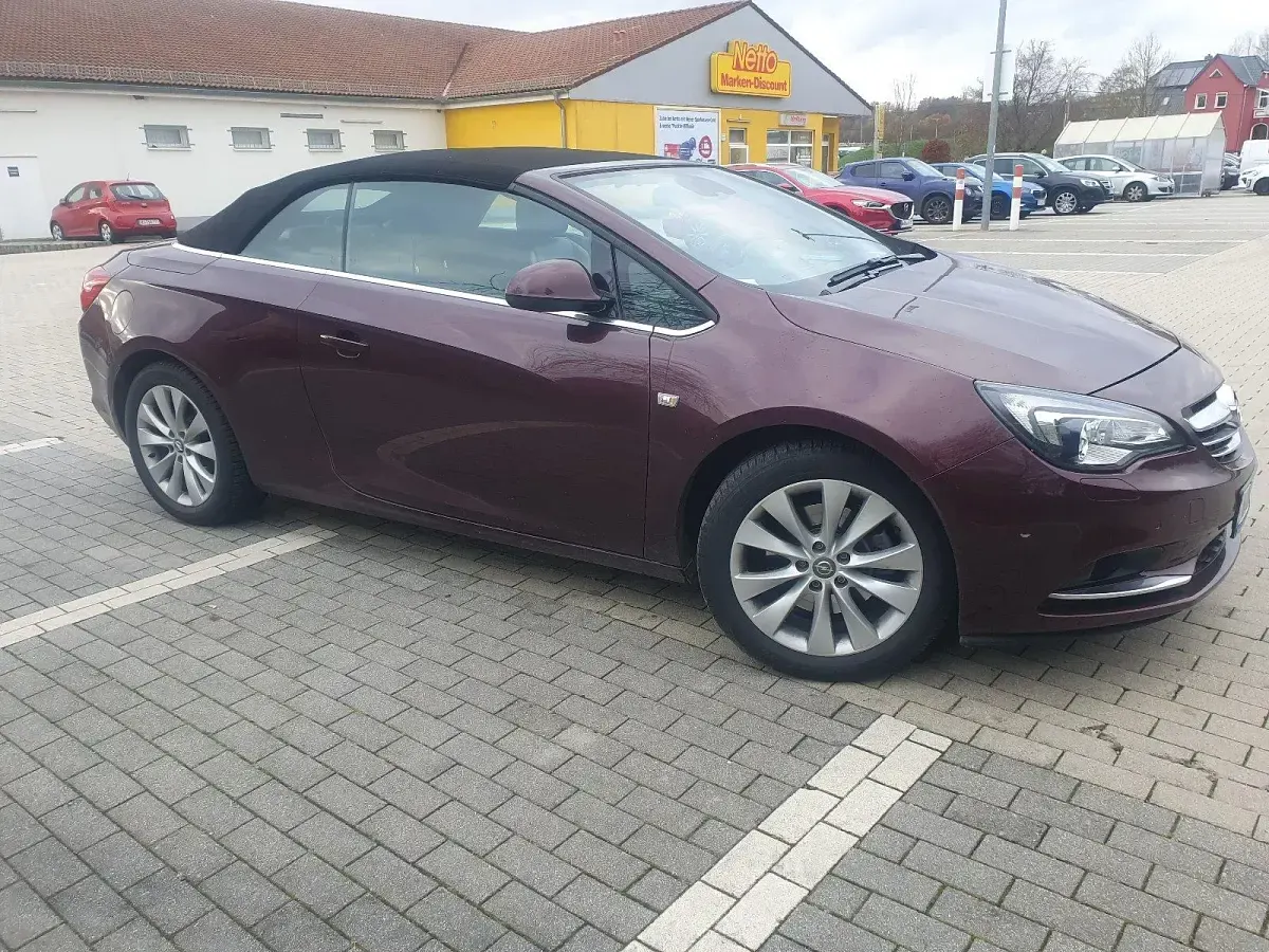 Usata Opel Cascada 200 CV (147 kW) 2014 Rosso Cabrio