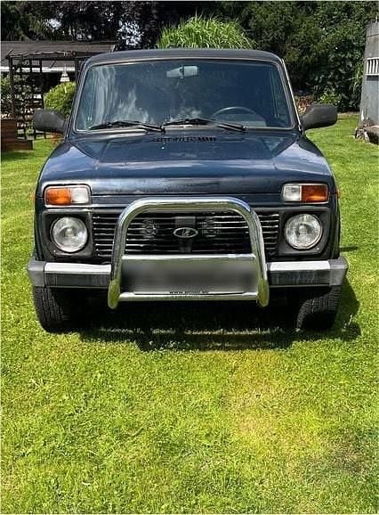 Grün Gebraucht 2014 Lada niva SUV | 5.500 € (Superpreis) - Bild 1/4