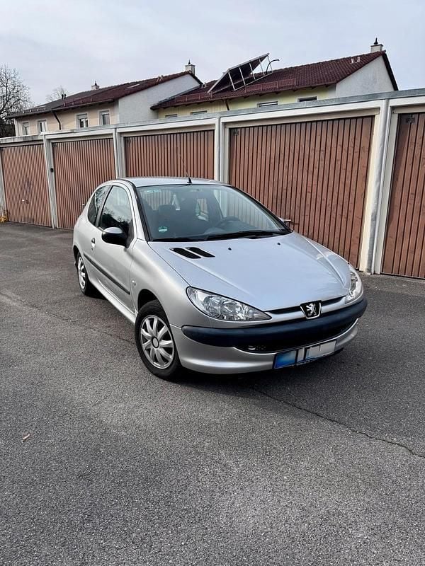 Silber Gebraucht 2008 Peugeot 206 Kleinwagen | 1.500 € (Fairer Preis) - Bild 1/4