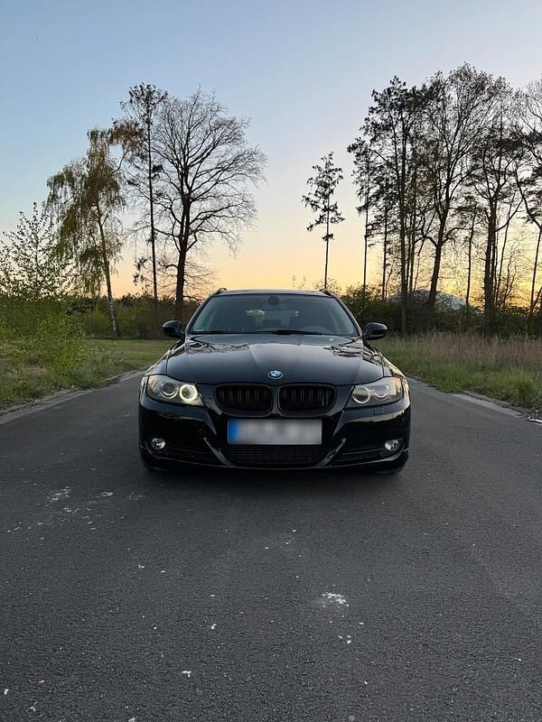Usata BMW 325 204 CV (150 kW) 2010 Nero Station wagon