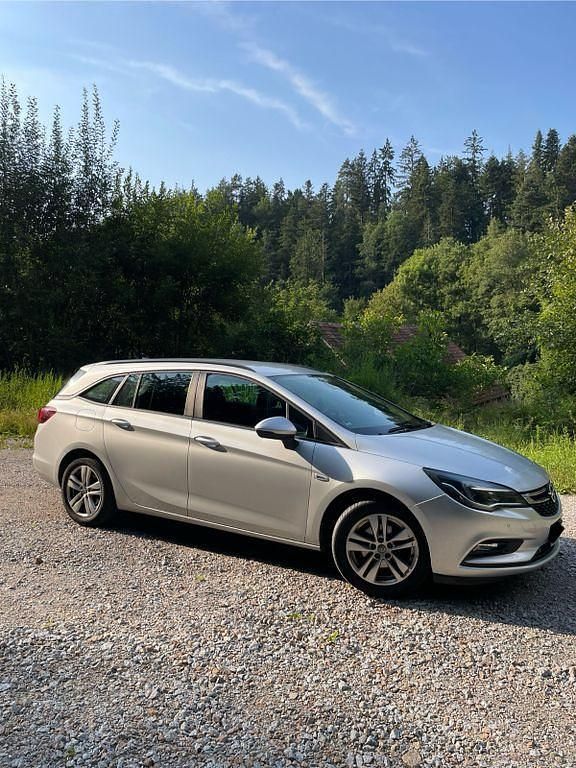 Gebraucht Opel Astra 110 PS (80 kW) 2019 Silber Limousine