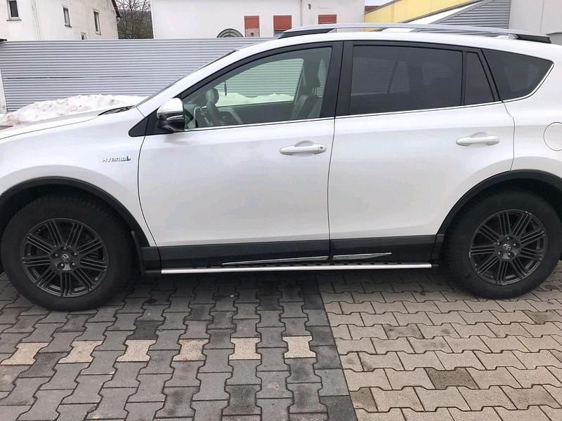 Gebraucht Toyota RAV4 194 PS (142 kW) 2016 Weiß SUV