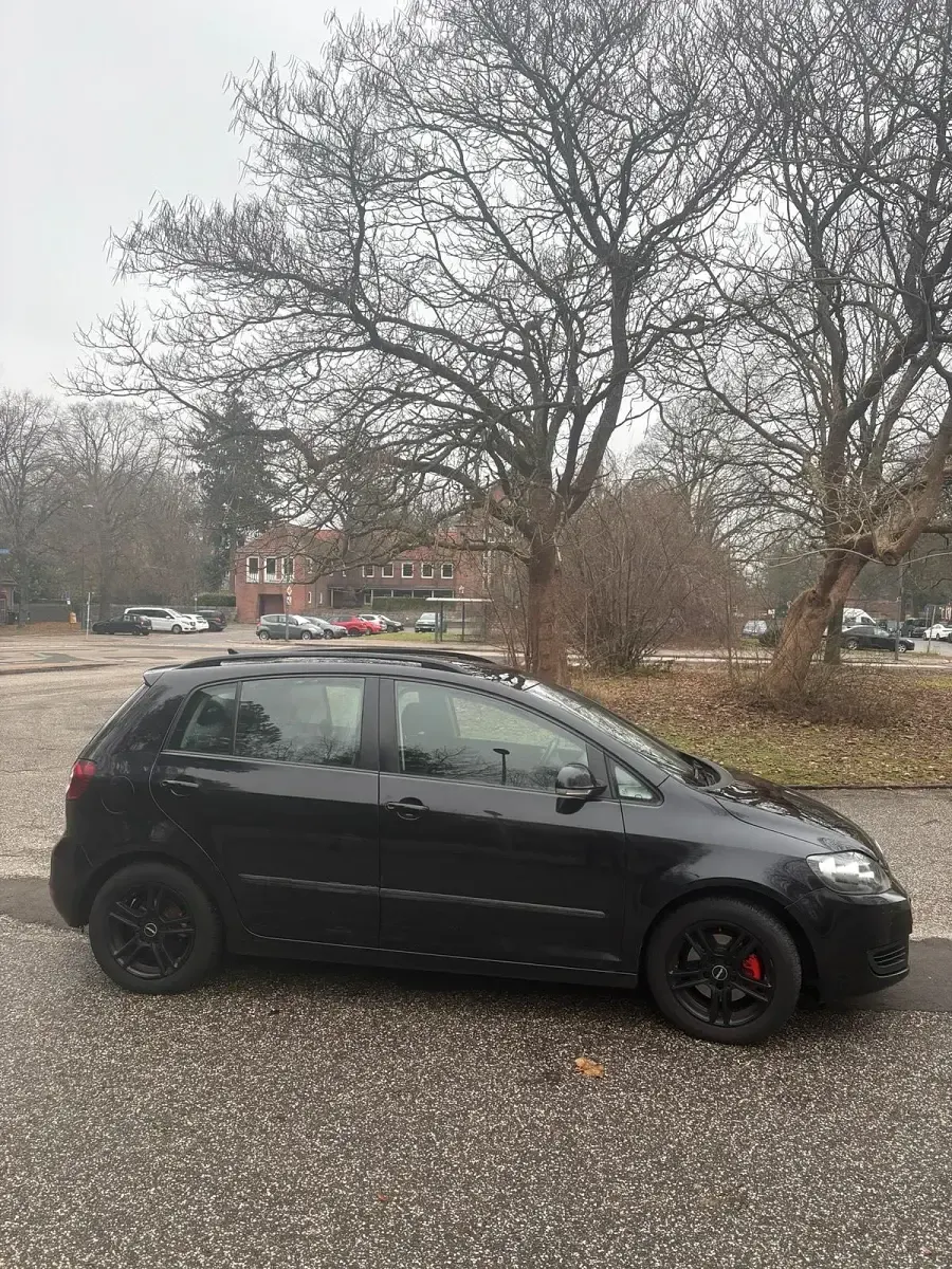 Gebraucht VW Golf VII 105 PS (77 kW) 2014 Schwarz Kleinwagen