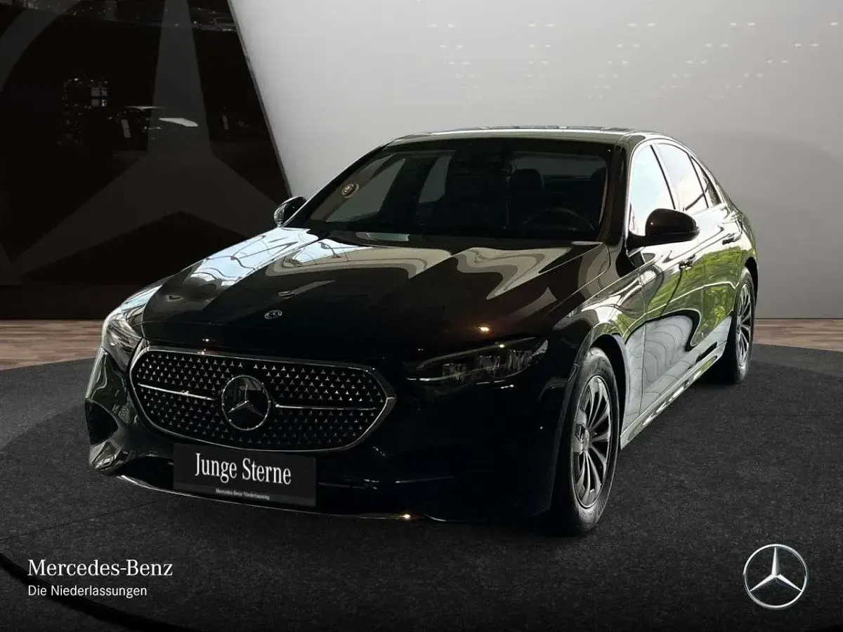 Gebraucht Mercedes E200 Advanced 204 PS (150 kW) 2025 Grau Limousine
