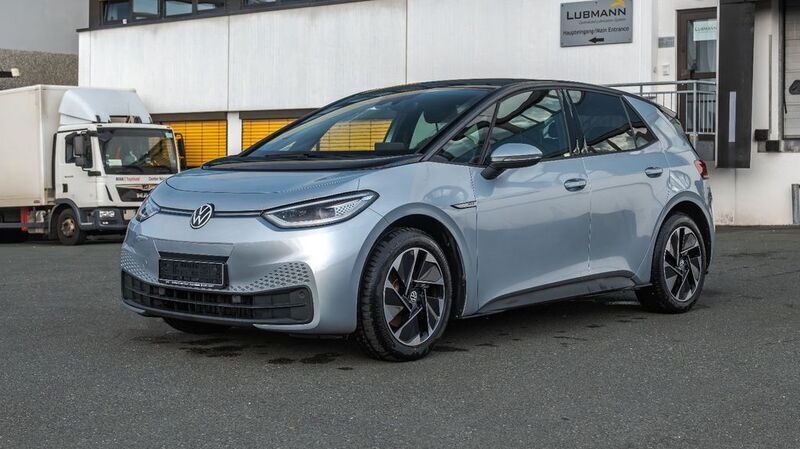 Silber Gebraucht 2022 VW ID.3 Pro Performance Kleinwagen | 27.280 € (Etwas zu teuer) - Bild 1/4