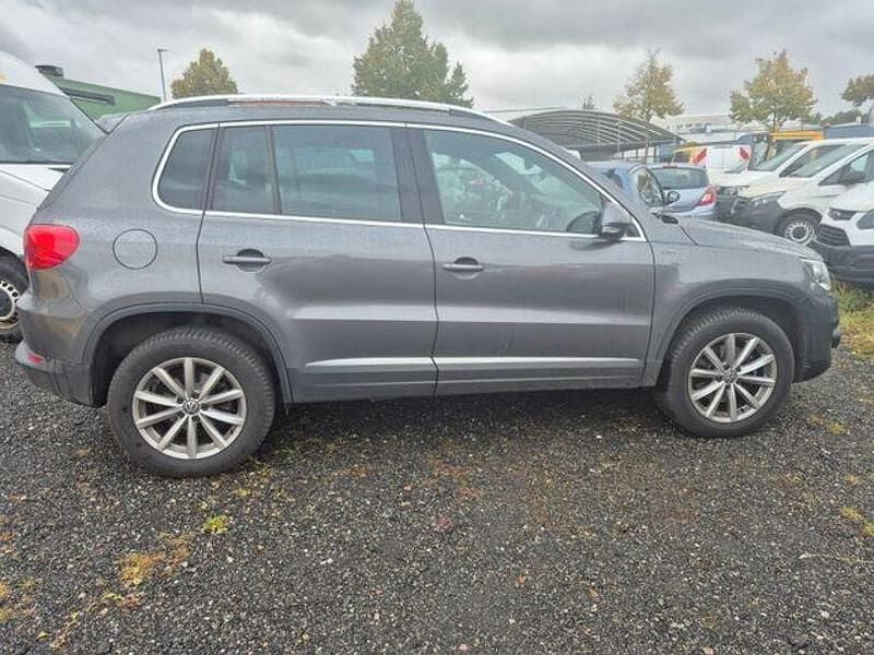 Grau Gebraucht 2016 VW Tiguan LOUNGE SUV | 14.999 € (Guter Preis) - Bild 1/4