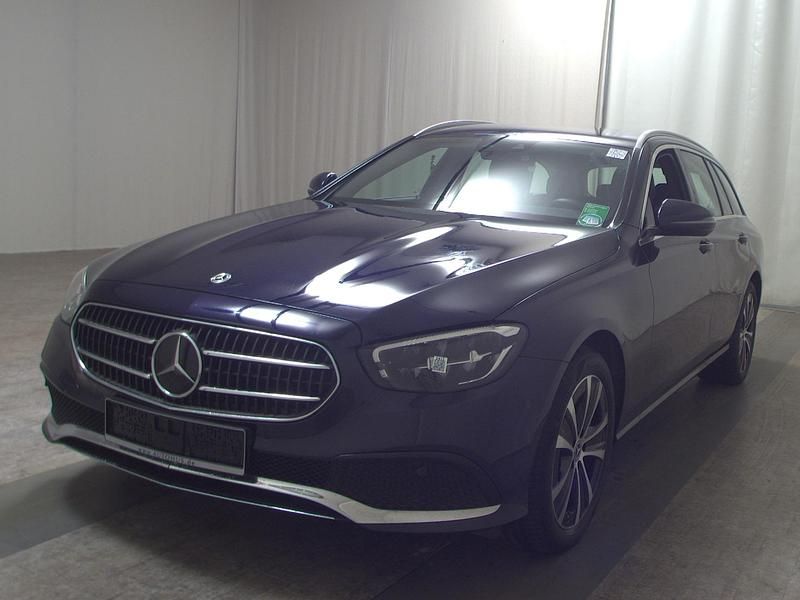 Gebraucht Mercedes E300 Avantgarde 306 PS (225 kW) 2022 Blau Kombi