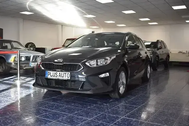 Gebraucht Kia Ceed Sportswagon Vision 136 PS (100 kW) 2020 Zilinaschwarz Kombi