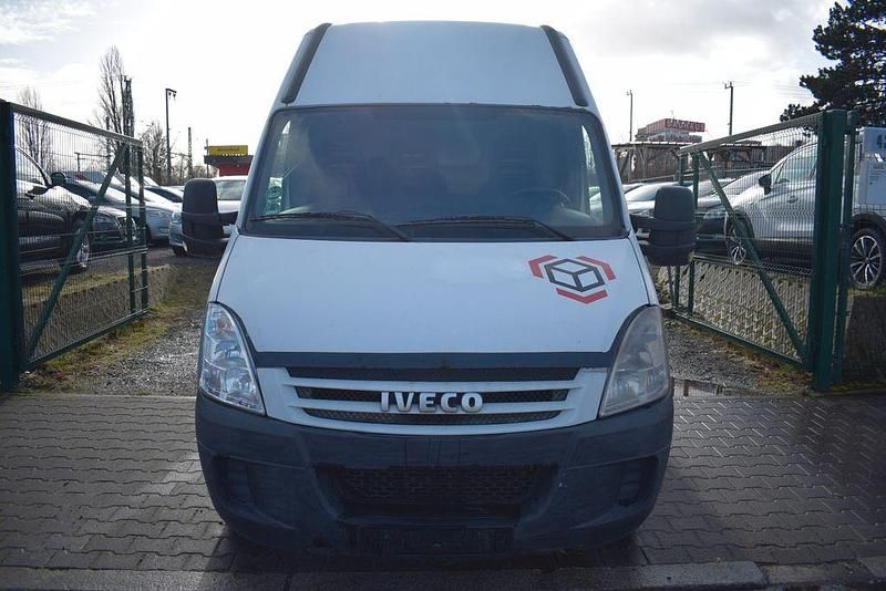 Second-hand Iveco Daily 106 CP (77 kW) 2011 Alb Berlinǎ