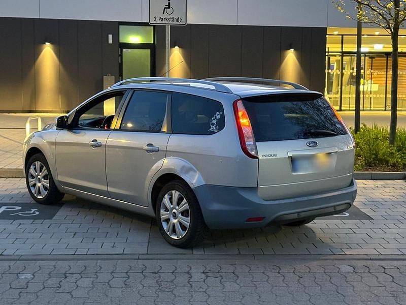 Second-hand Ford Focus 109 CP (80 kW) 2011 Argintiu Break