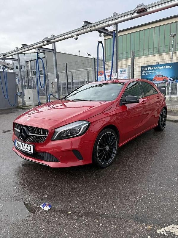 Gebraucht Mercedes A180 109 PS (80 kW) 2016 Rot Kleinwagen