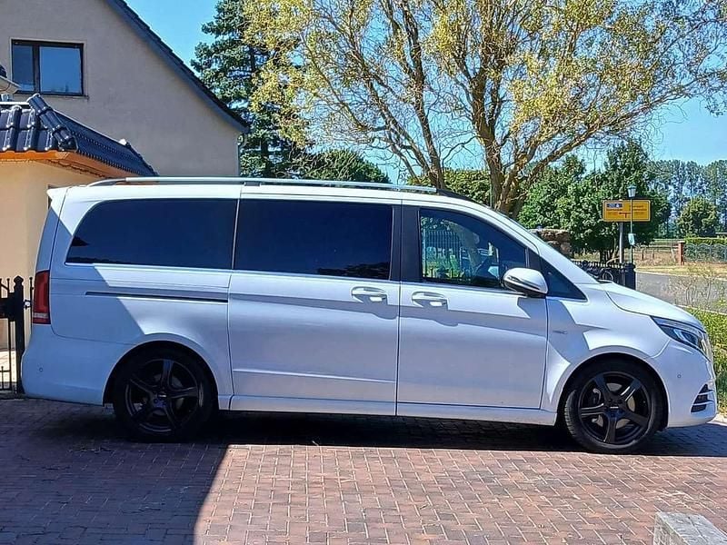 Gebraucht 2016 Mercedes V250 Avantgarde Van / Kleinbus | 34.000 € (Guter Preis) - Bild 1/4