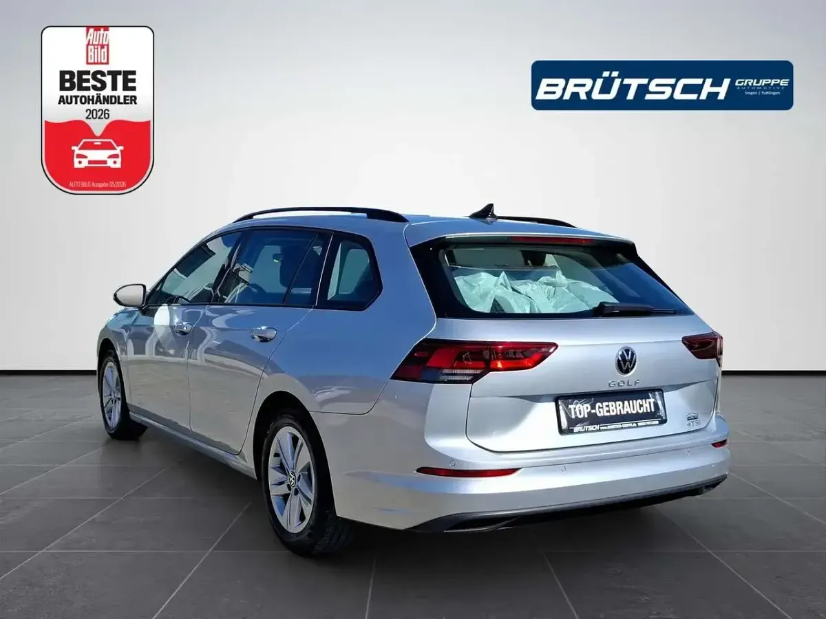 Gebraucht VW Golf VIII Life 131 PS (96 kW) 2023 Reflexsilber metallic Kombi
