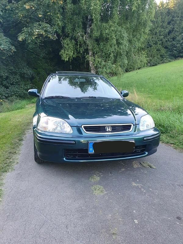 Grün Gebraucht 1996 Honda Civic Limousine | 5.200 € - Bild 1/4
