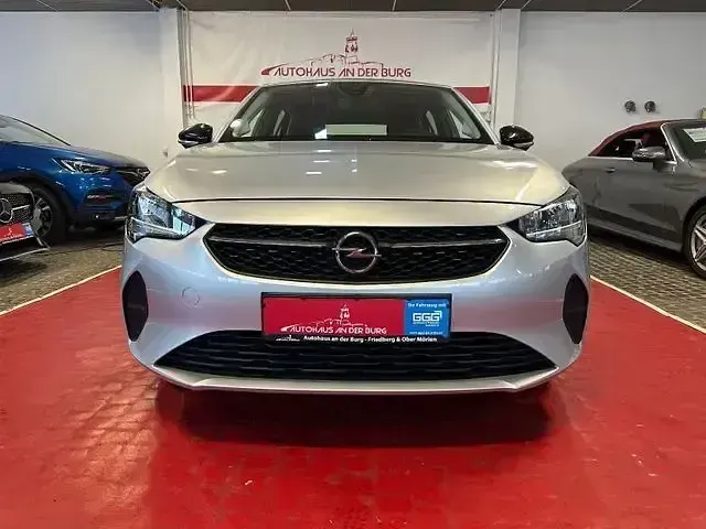 Używany Opel Corsa Edition 75 KM (55 kW) 2022 Srebrny Sedan/Limuzyna
