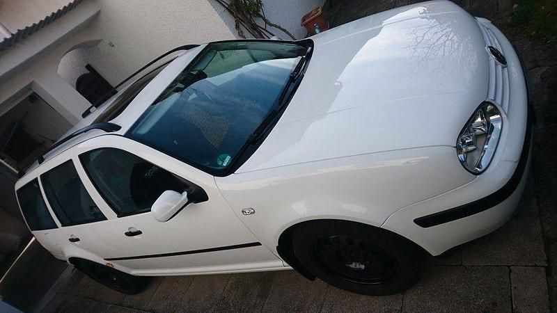 Gebraucht VW Golf IV Edition 131 PS (96 kW) 2001 Weiß Kombi