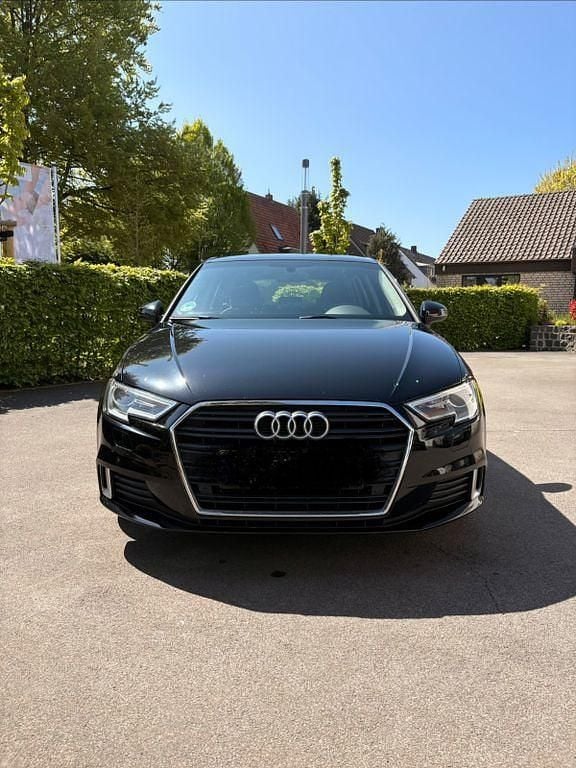 Second-hand Audi A3 150 CP (110 kW) 2018 Negru Berlinǎ