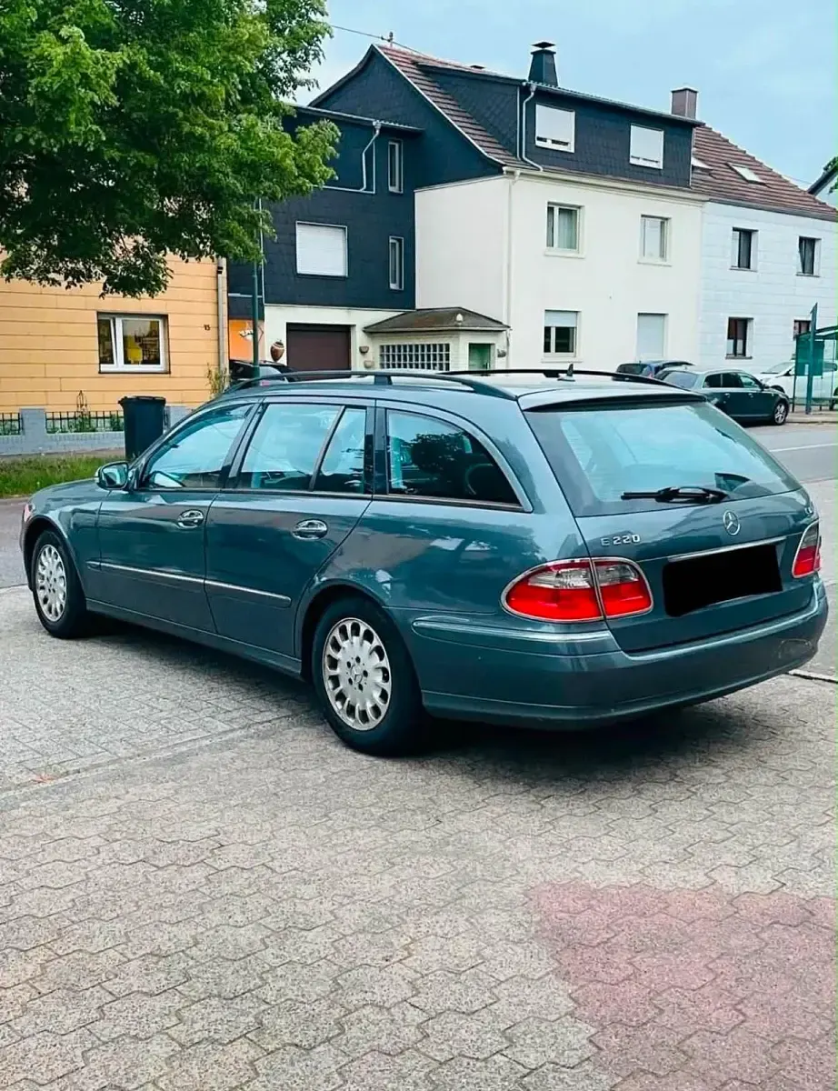 Gebraucht Mercedes E220 170 PS (125 kW) 2007 Grün Kombi
