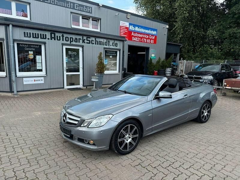 Silber Gebraucht 2010 Mercedes E200 Cabrio | 11.999 € (Guter Preis) - Bild 1/4