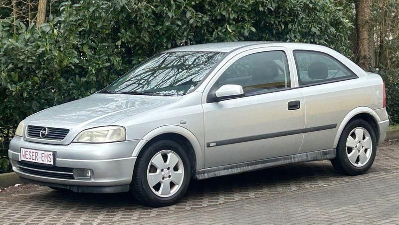 Silber Gebraucht 1998 Opel Astra Comfort Limousine | 1.775 € (Fairer Preis) - Bild 1/4
