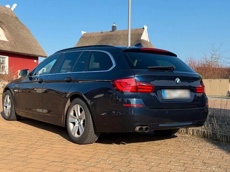 Gebraucht BMW 520 184 PS (135 kW) 2011 Blau Kombi
