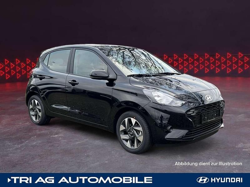 Phantom black / met Neu 2024 Hyundai i10 Trend Kleinwagen | 16.829 € (Fairer Preis) - Bild 1/4