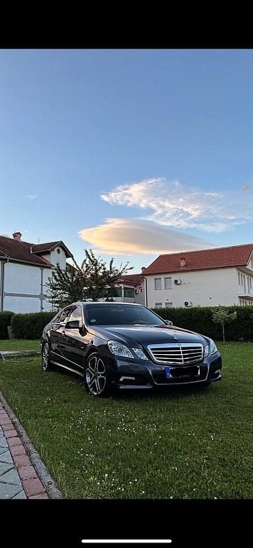 Gebraucht Mercedes E200 184 PS (135 kW) 2009 Braun Limousine