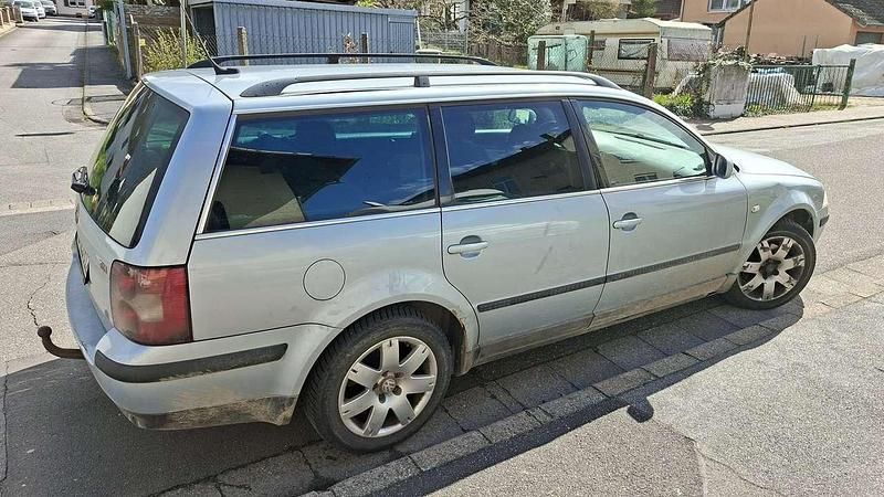 Gebraucht VW Passat 131 PS (96 kW) 2002 Grau Kombi