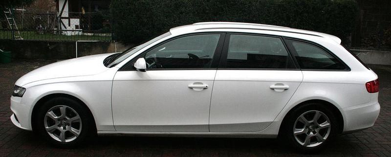 Weiß Gebraucht 2011 Audi A4 Attraction Kombi | 5.850 € (Guter Preis) - Bild 1/4