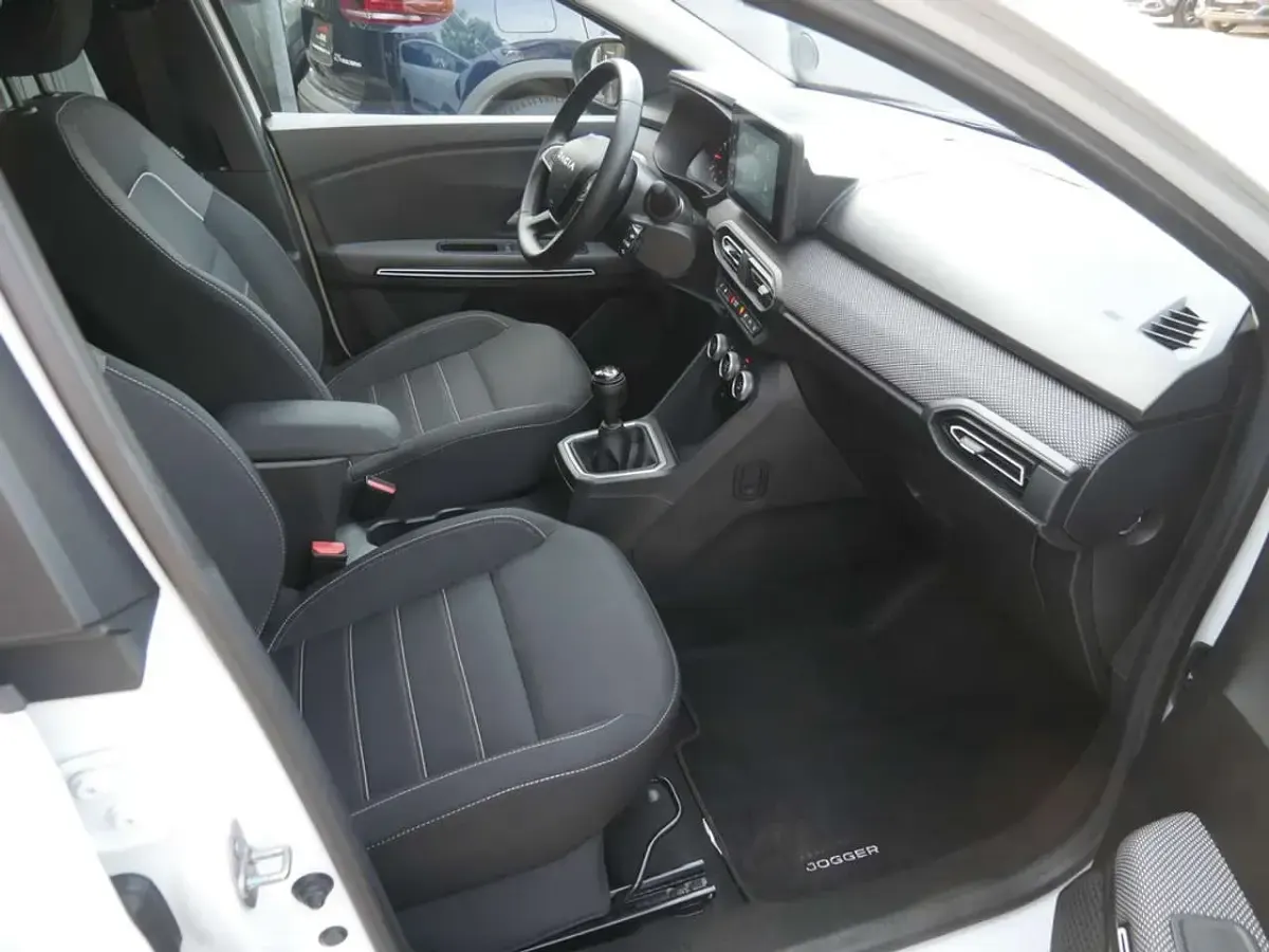 Gebraucht Dacia Jogger Extreme 110 PS (80 kW) 2023 Weiss Van / Kleinbus