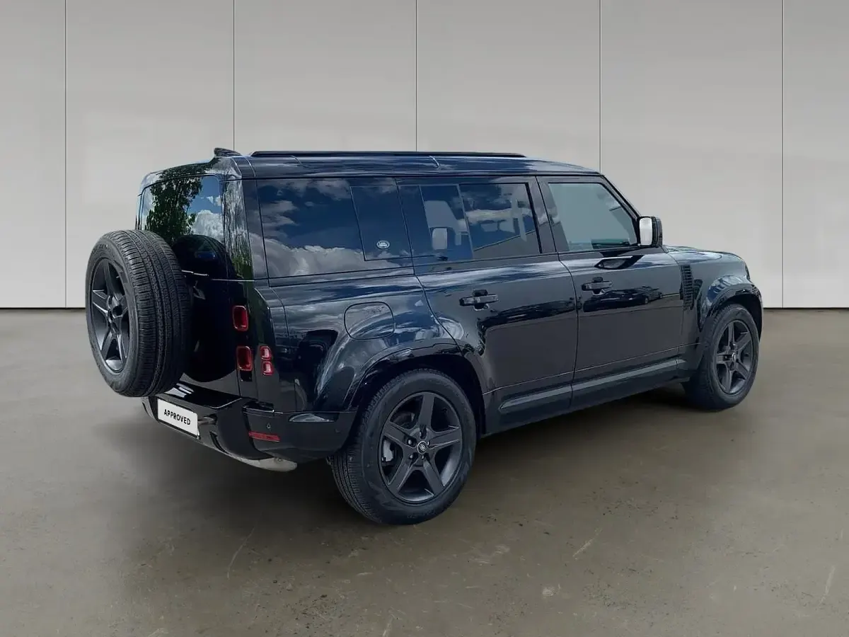 Gebraucht Land Rover Defender SE Dynamic 252 PS (185 kW) 2023 Santorini black SUV