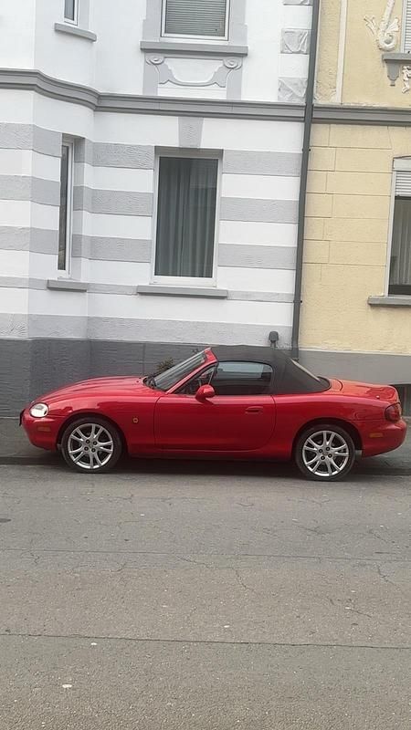 Second-hand Mazda MX5 110 CP (80 kW) 2000 Roșu Cabrio