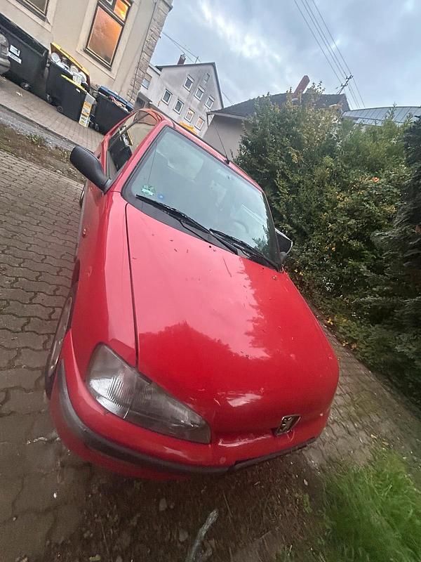 Rot Gebraucht 1997 Peugeot 106 Kleinwagen | 650 € - Bild 1/4