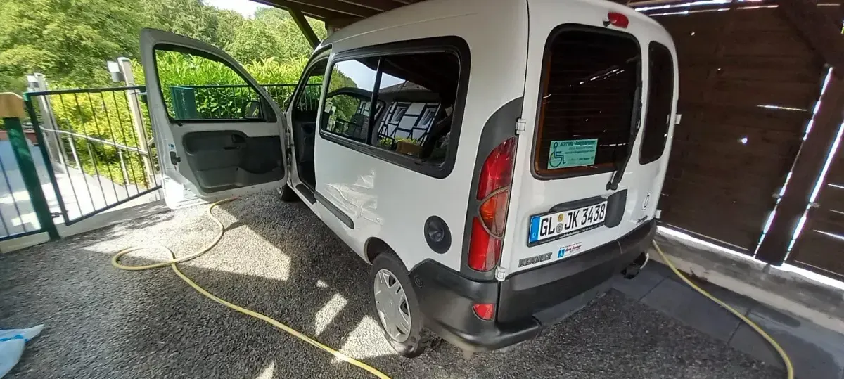 Gebraucht Renault Kangoo 75 PS (55 kW) 1998 Weiß Van / Kleinbus