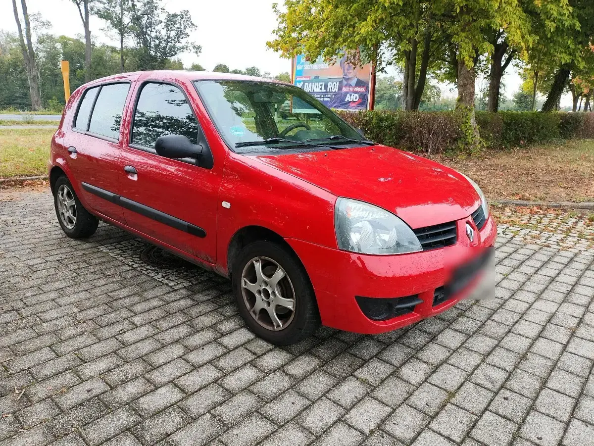 Gebraucht Renault Clio II 59 PS (43 kW) 2009 Rot Limousine