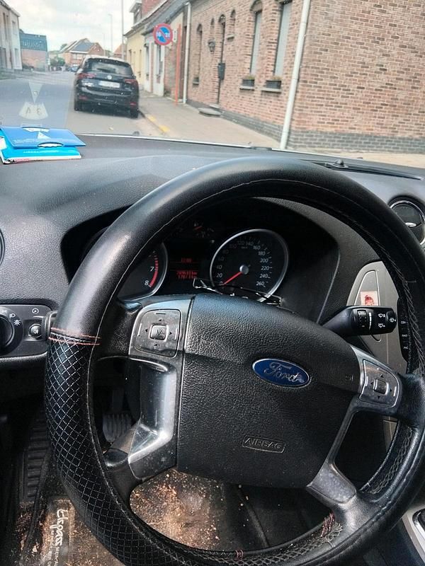 Gebraucht Ford Mondeo 120 PS (88 kW) 2007 Blau Kombi