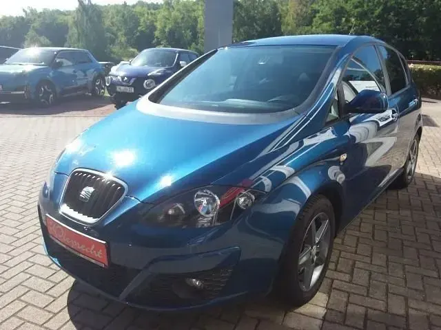 Gebraucht Seat Altea 4You 105 PS (77 kW) 2014 "apolo" blau Van / Kleinbus